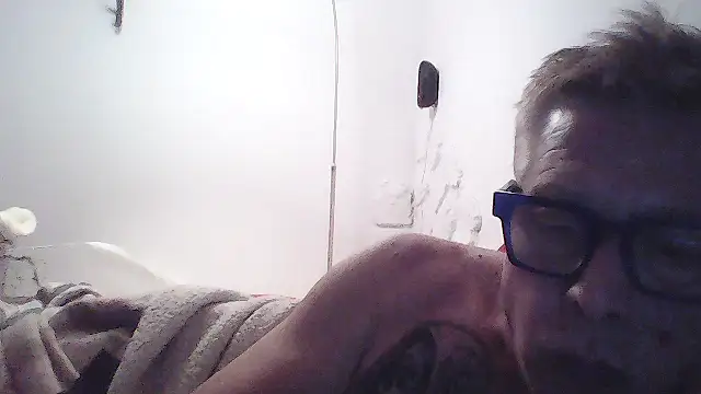 Snapshot of Andyrsdick chatting on 6, 10, 2025 Andyrsdick online show from 6, 10, 2025