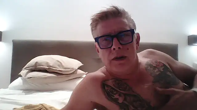 Snapshot of Andyrsdick chatting on 13, 10, 2025 Andyrsdick online show from 13, 10, 2025