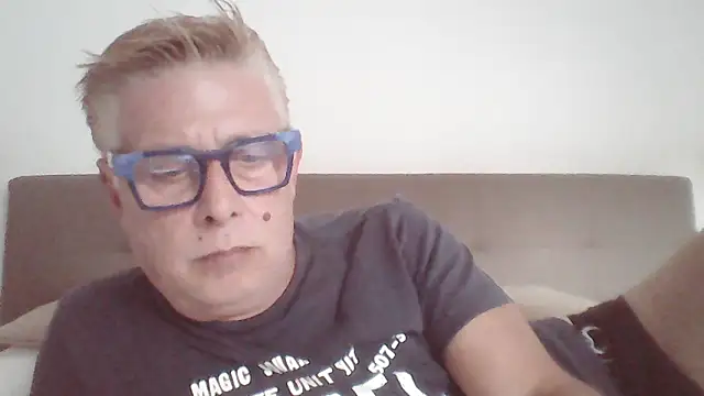 Snapshot of Andyrsdick chatting on 18, 10, 2025 Andyrsdick online show from 18, 10, 2025