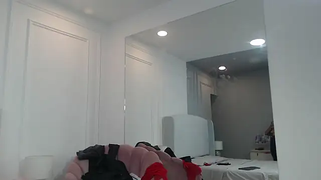 ChantalGarner online show from 16, 10, 2025