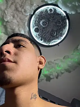 Snapshot of cristyan_arias chatting on 25, 9, 2025 cristyan arias online show from 25, 9, 2025