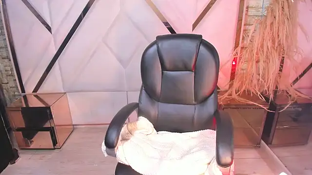 Snapshot of Irina_Rouse chatting on 6, 11, 2025 Irina Rouse online show from 6, 11, 2025