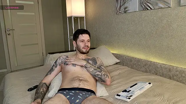 coupleeyess online show from 4, 4, 2026