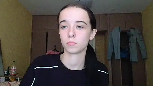 Emilia Light online show from 18, 10, 2025