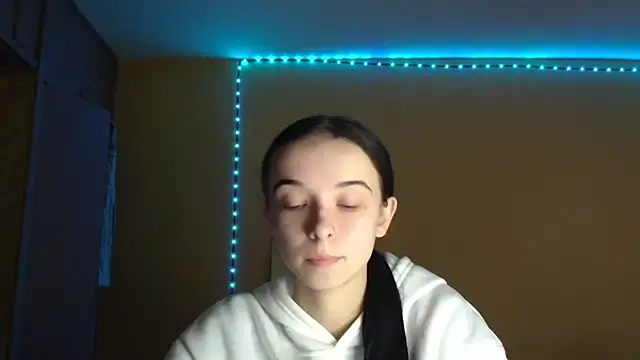 Emilia Light online show from 22, 10, 2025