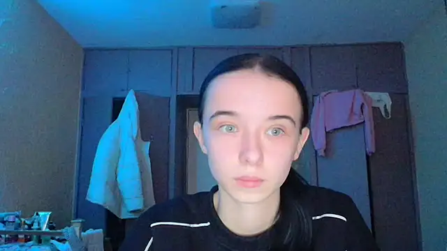 Emilia Light online show from 26, 11, 2025