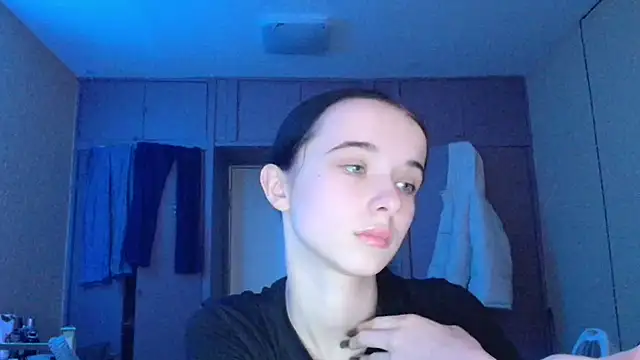 Emilia Light online show from 18, 12, 2025