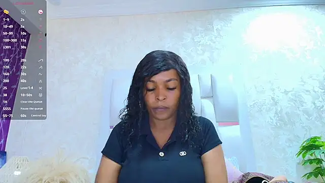 Layla lell online show from 11, 4, 2026