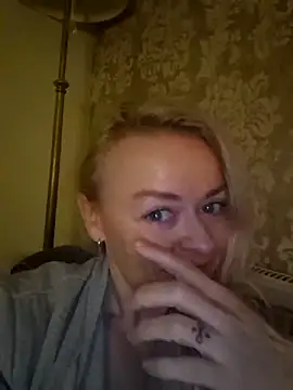 Snapshot of demidelightfulxx chatting on 5, 10, 2025 demidelightfulxx online show from 5, 10, 2025