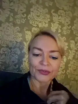 Snapshot of demidelightfulxx chatting on 10, 10, 2025 demidelightfulxx online show from 10, 10, 2025