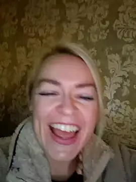 Snapshot of demidelightfulxx chatting on 12, 10, 2025 demidelightfulxx online show from 12, 10, 2025