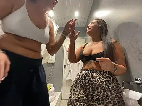 Playfulvixen25 online show from 28, 2, 2026