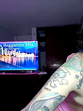 Snapshot of pinklajokr chatting on 8, 11, 2025 pinklajokr online show from 8, 11, 2025