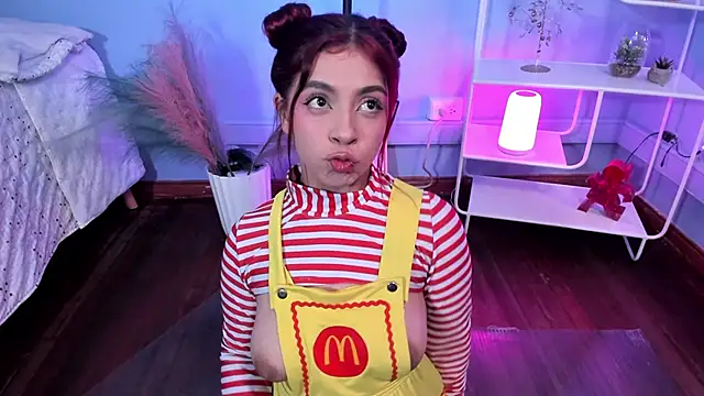 Snapshot of KathiaSaenz_ chatting on 2, 10, 2025 KathiaSaenz  online show from 2, 10, 2025