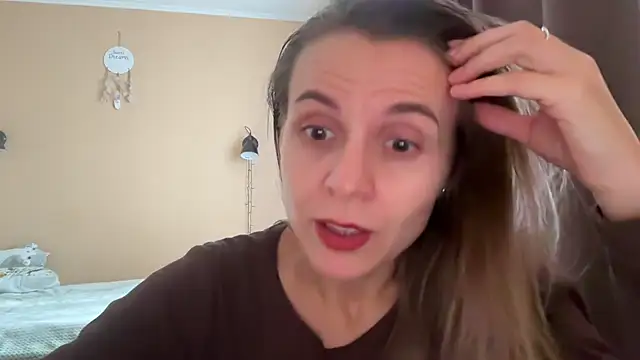 Snapshot of AnnieLove7722 chatting on 6, 10, 2025 AnnieLove7722 online show from 6, 10, 2025