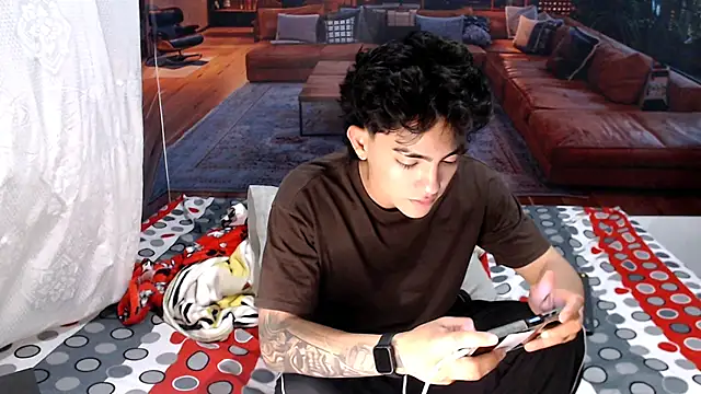 Snapshot of RomeoMillerr chatting on 21, 6, 2026 RomeoMillerr online show from 21, 6, 2026
