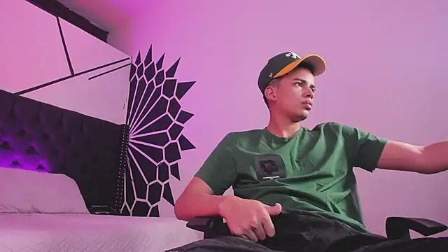 Snapshot of JuanSixx chatting on 4, 10, 2025 JuanSixx online show from 4, 10, 2025