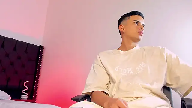 Snapshot of JuanSixx chatting on 28, 10, 2025 JuanSixx online show from 28, 10, 2025