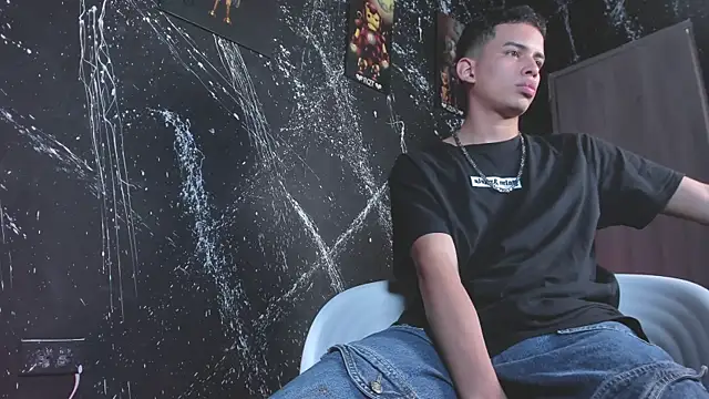 Snapshot of JuanSixx chatting on 6, 11, 2025 JuanSixx online show from 6, 11, 2025