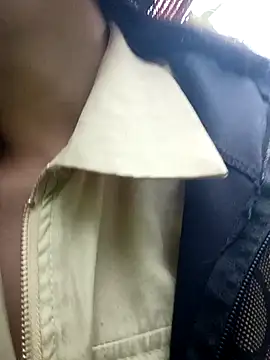 Snapshot of bree-zz chatting on 2, 2, 2026 bree-zz online show from 2, 2, 2026