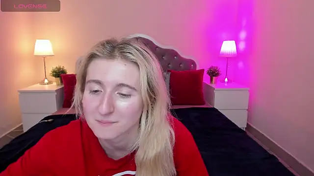 CamillaDreamer online show from 3, 11, 2025