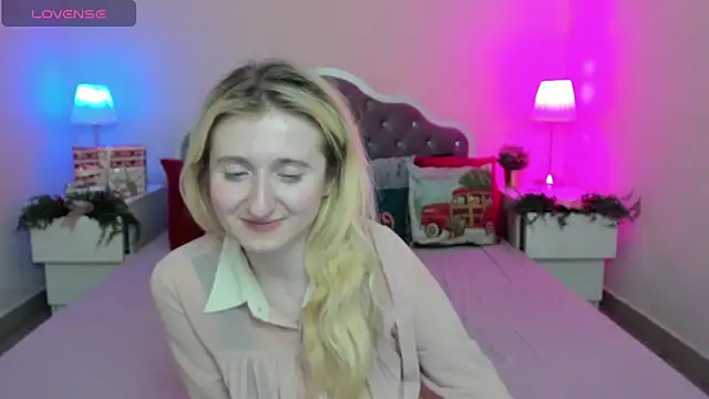 CamillaDreamer online show from 5, 12, 2025