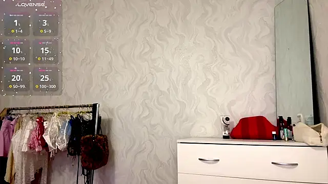 LindyEckland online show from 17, 10, 2025