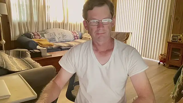 Snapshot of guyhereoncam chatting on 21, 10, 2025 guyhereoncam online show from 21, 10, 2025