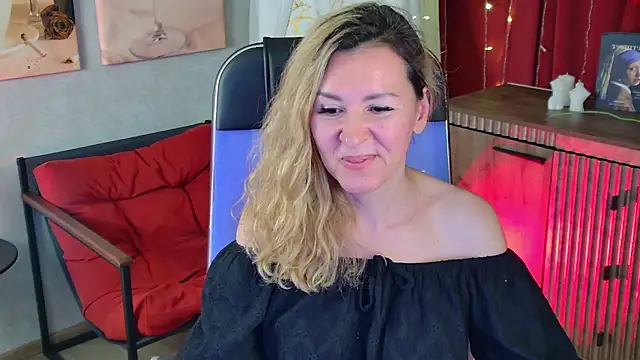 Snapshot of DonnaSmitth chatting on 19, 5, 2026 DonnaSmitth online show from 19, 5, 2026