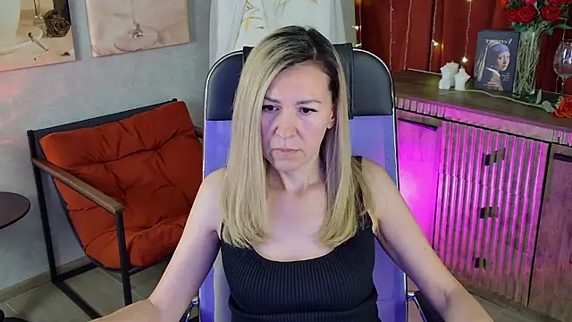 Snapshot of DonnaSmitth chatting on 22, 5, 2026 DonnaSmitth online show from 22, 5, 2026