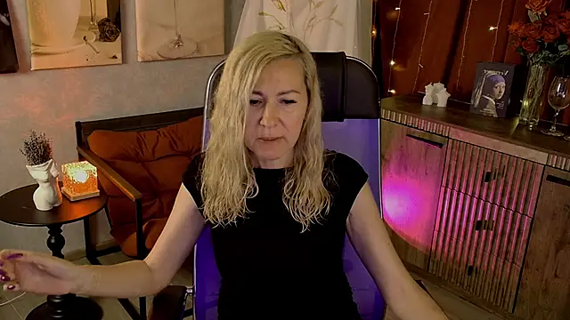 Snapshot of DonnaSmitth chatting on 22, 6, 2026 DonnaSmitth online show from 22, 6, 2026