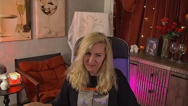 Snapshot of DonnaSmitth chatting on 25, 6, 2026 DonnaSmitth online show from 25, 6, 2026