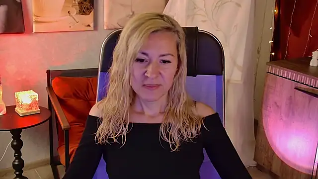 Snapshot of DonnaSmitth chatting on 1, 7, 2026 DonnaSmitth online show from 1, 7, 2026