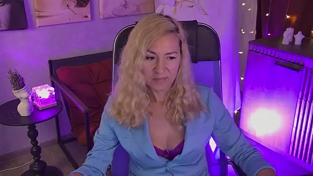 Snapshot of DonnaSmitth chatting on 14, 7, 2026 DonnaSmitth online show from 14, 7, 2026
