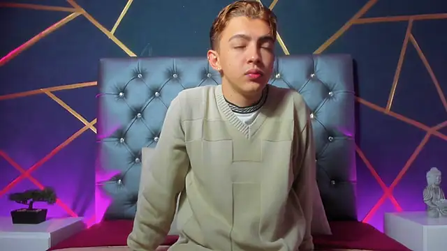 Lian Miller1  online show from 30, 10, 2025