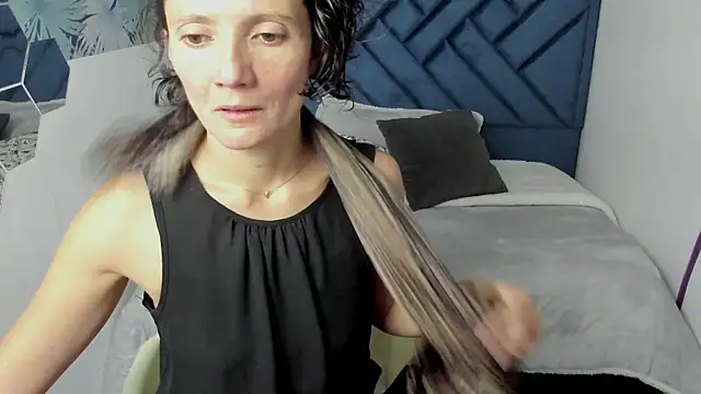 Valery More   online show from 10, 11, 2025