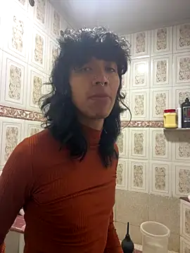 Snapshot of MadamLeRouge chatting on 28, 10, 2025 MadamLeRouge online show from 28, 10, 2025