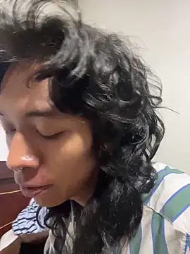 Snapshot of MadamLeRouge chatting on 14, 11, 2025 MadamLeRouge online show from 14, 11, 2025