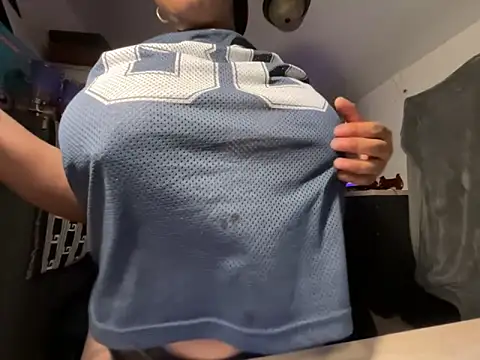 monicaval online show from 11, 11, 2025