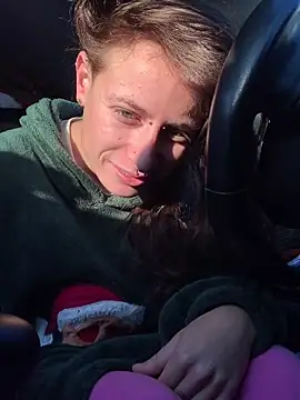 GoldenPussy1329 online show from 18, 11, 2025