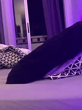 GoldenPussy1329 online show from 23, 11, 2025