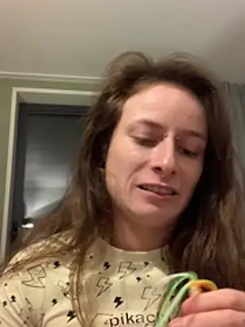 GoldenPussy1329 online show from 10, 1, 2026