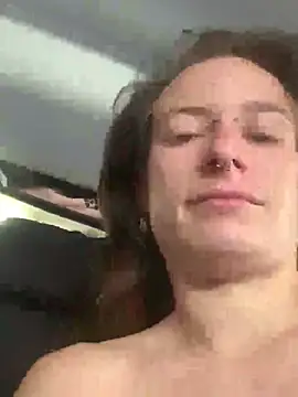 Snapshot of GoldenPussy1329 chatting on 18, 5, 2026 GoldenPussy1329 online show from 18, 5, 2026