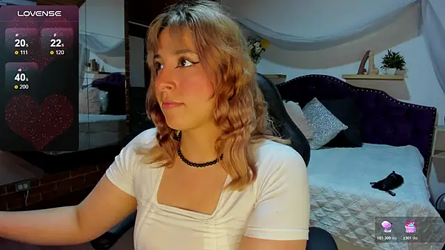 Snapshot of sophialyh_1 chatting on 30, 10, 2025 sophialyh 1 online show from 30, 10, 2025