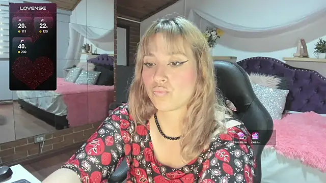 Snapshot of sophialyh_1 chatting on 31, 10, 2025 sophialyh 1 online show from 31, 10, 2025