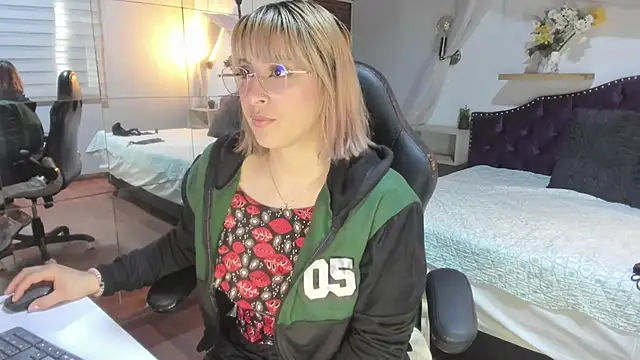 sophialyh 1 online show from 3, 3, 2026