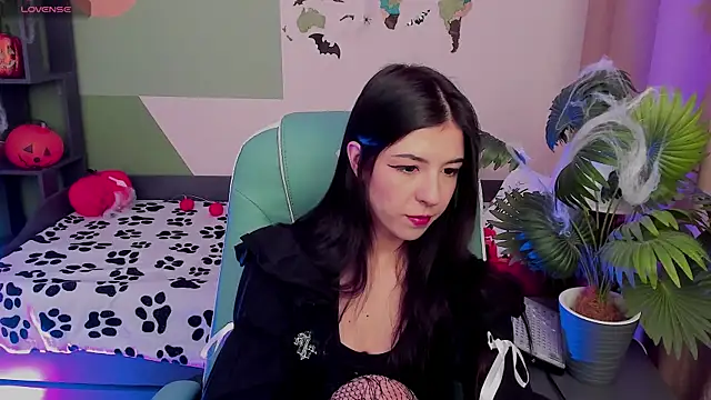 Snapshot of Azaliya_Haze chatting on 22, 10, 2025 Azaliya Haze online show from 22, 10, 2025