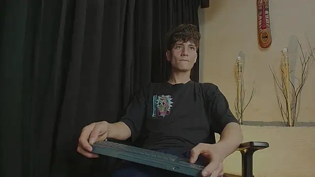 Snapshot of ZackMaye chatting on 4, 10, 2025 ZackMaye online show from 4, 10, 2025