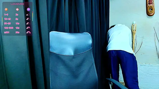 Snapshot of ZackMaye chatting on 11, 10, 2025 ZackMaye online show from 11, 10, 2025