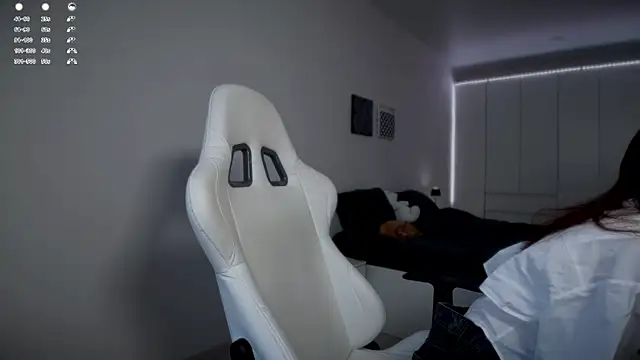 Snapshot of monnymoon chatting on 13, 11, 2025 monnymoon online show from 13, 11, 2025